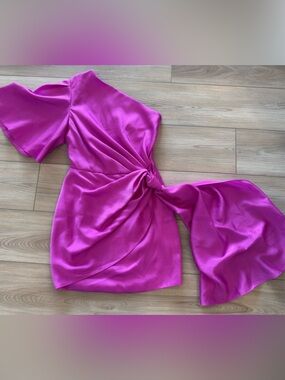 Solace London Marcie Mini Fuchsia One-Shoulder Knot Dress